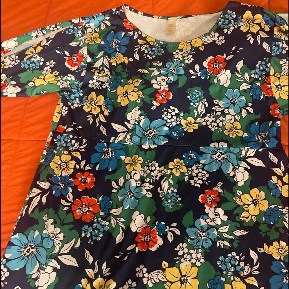 Very colorful and sexy spring dress . Open sleeves.